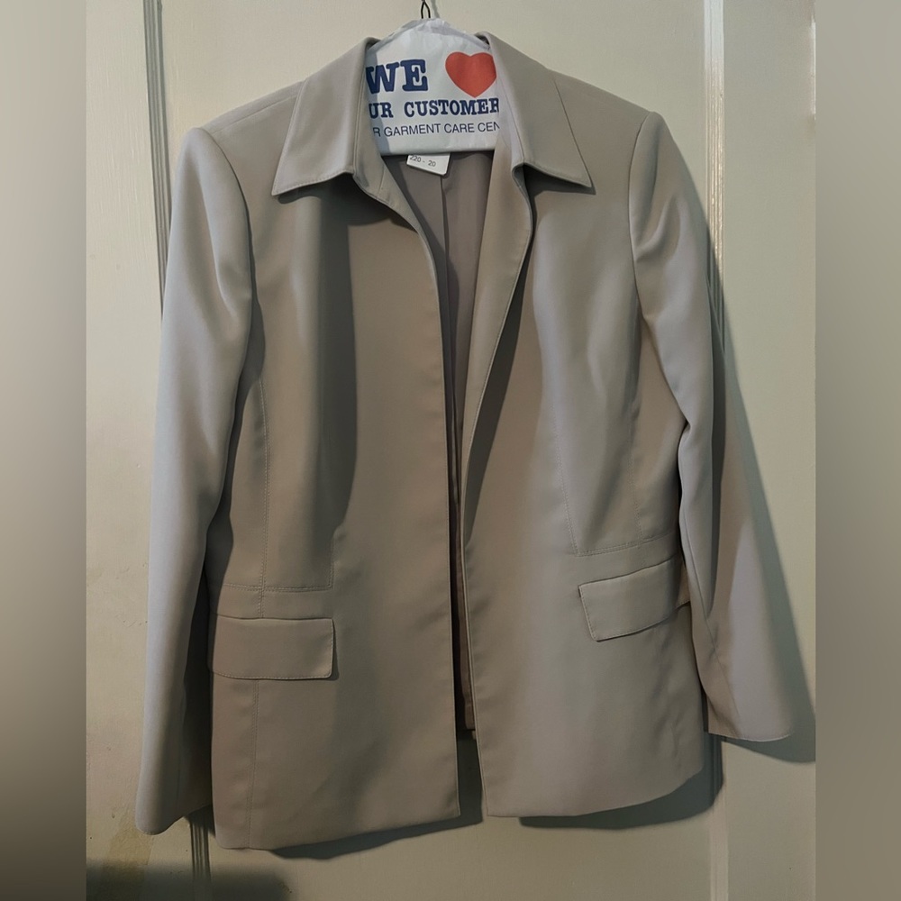 CLASSY GREY WOMENS BLAZER !!